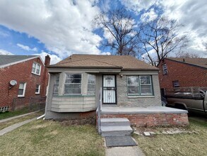 Building Photo - 3 Bedroom 1 Bath Welcome Section 8 Call 313-429-3244 Kpm Detroit
