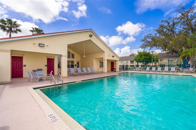 Building Photo - 2740 Club Cortile Cir