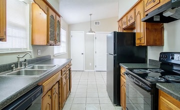 Building Photo - 1301 Hazelwood Dr