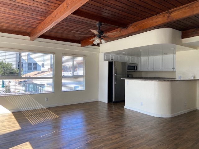 Livingroom - 5003 E Ocean Blvd