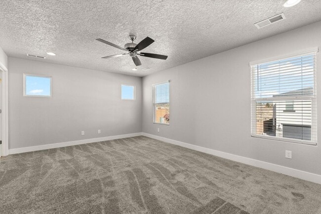 Building Photo - 1883 Sunrise Ln