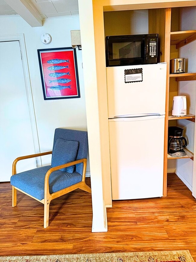 Building Photo - 98 Grant St