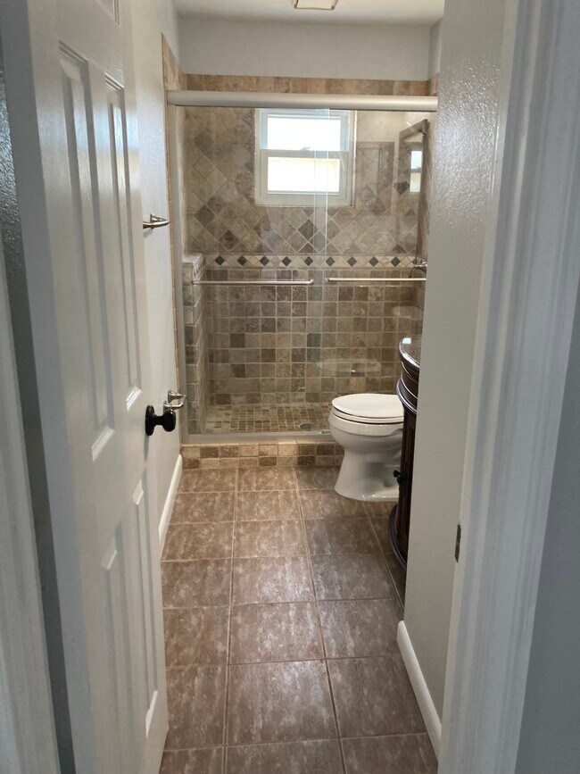 Building Photo - 10606 Whitman Cir