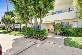Building Photo - 6219 Reseda Blvd