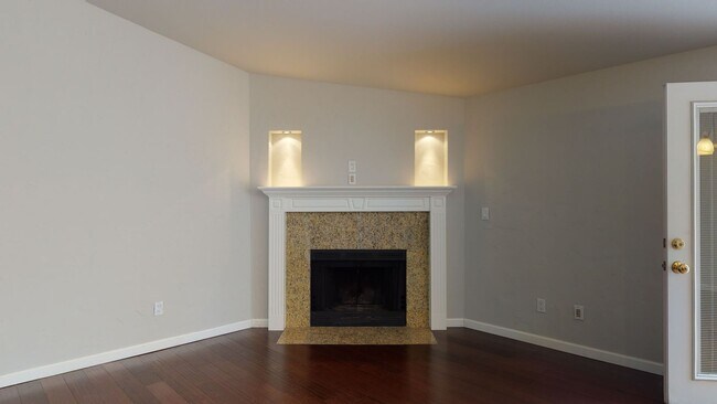 Building Photo - Stunning 2 bed, 2 bath condo near Bellevue College