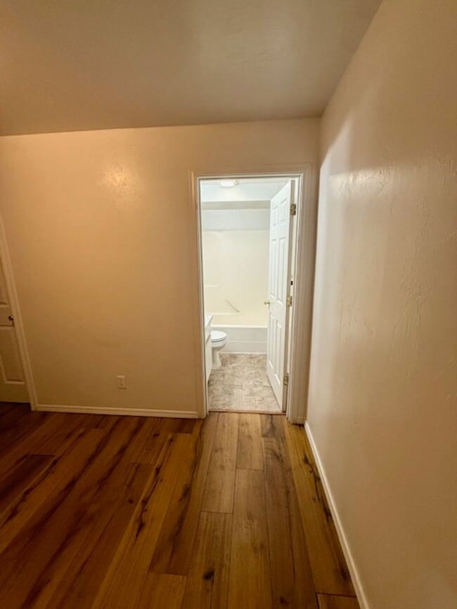 Building Photo - 3 Bedroom 2 Bathroom Pet Friendly-Belgrade