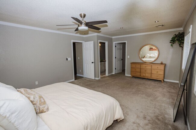 Building Photo - Your Year-Round Retreat in LHC!