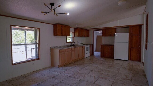 Building Photo - 1550 E Orlando Rd