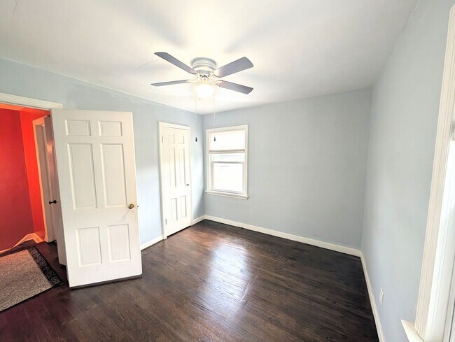 Building Photo - 320 Beacon Pl
