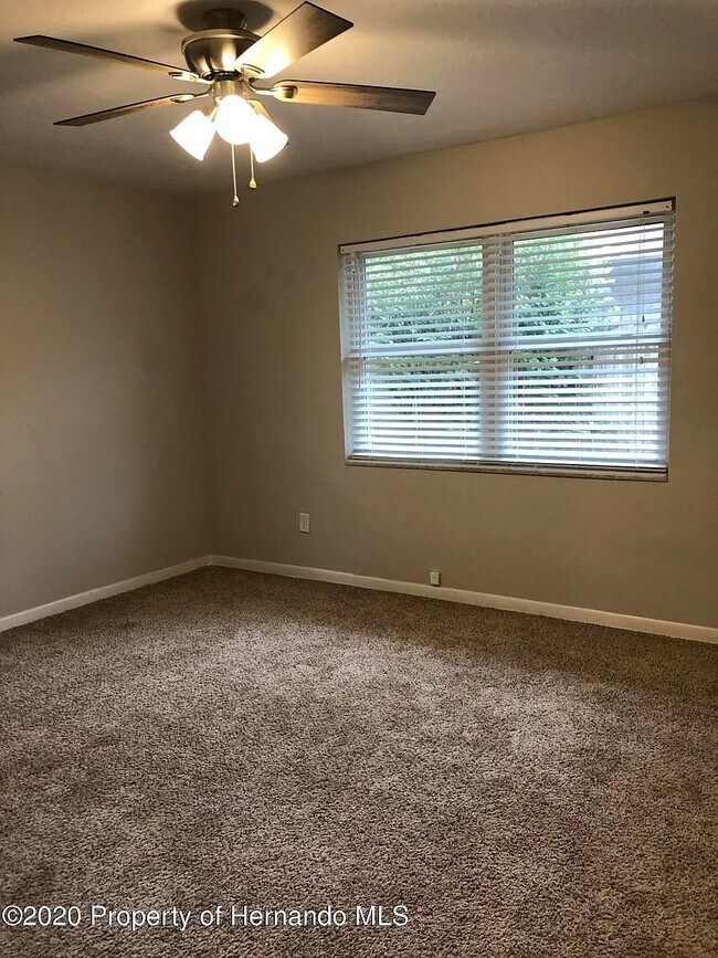 Building Photo - 7730 Pinehurst Dr