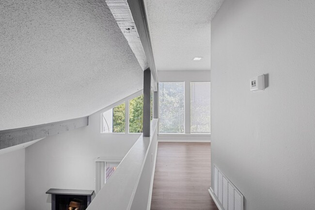 Building Photo - Spacious 3BR Far West Duplex with Loft & Private Deck