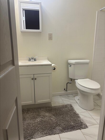 Building Photo - 19917 Knollcross Dr