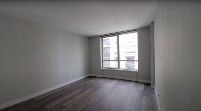 Bedroom - 875 N State St