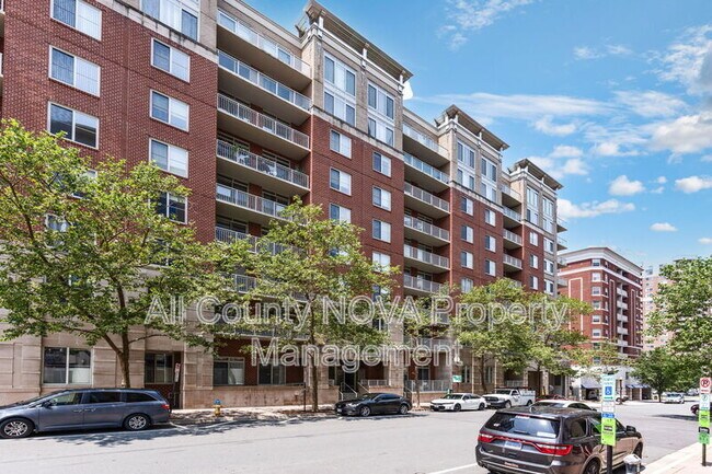 Primary Photo - 820 N Pollard St