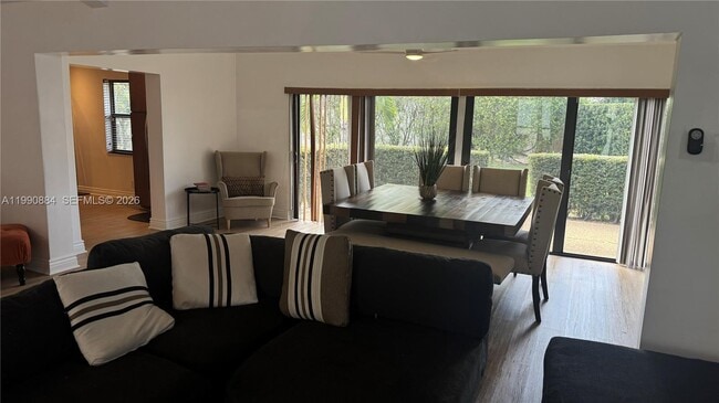 Building Photo - 4905 Bayberry Ln