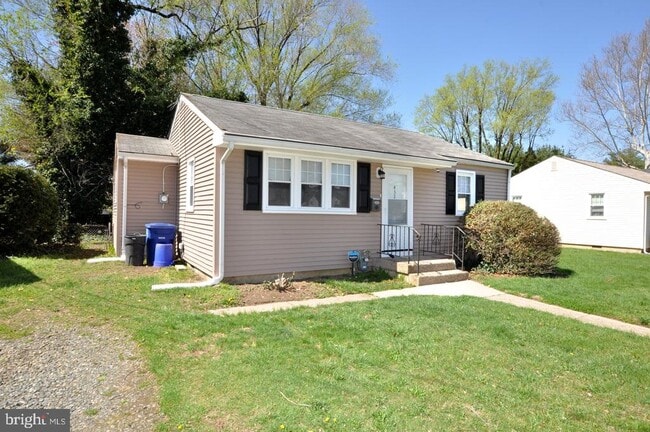 Building Photo - 432 N Coles Ave