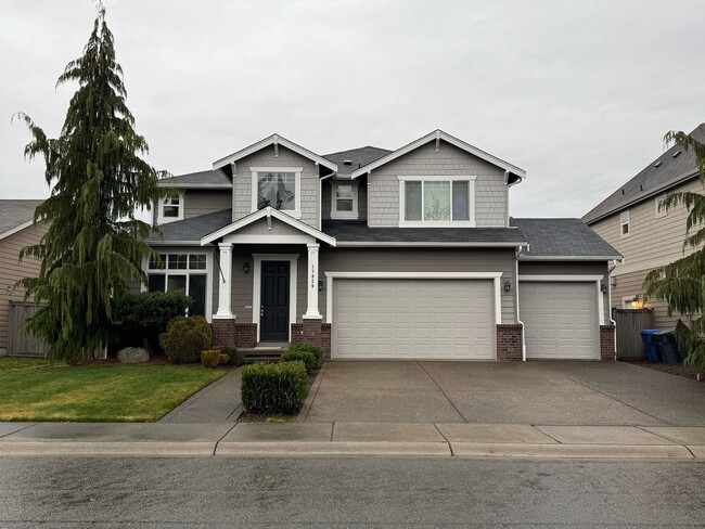 Building Photo - Bonney Lake Falling Water 2 Story