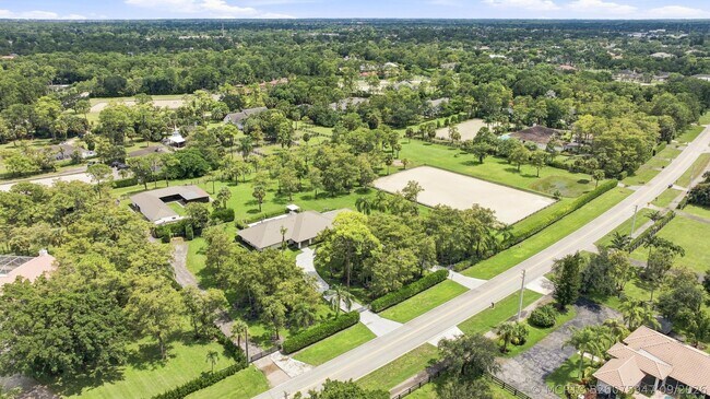 Building Photo - 14902 Paddock Dr