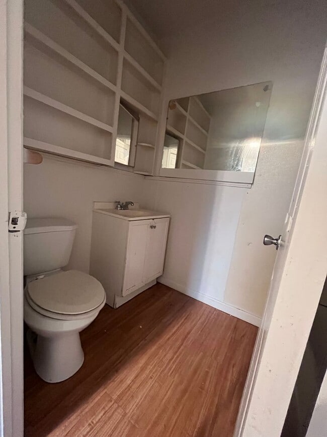 Building Photo - Move-In Ready!