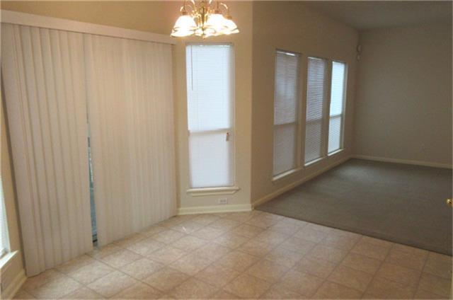Building Photo - 997 Oak Falls Dr