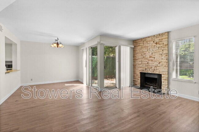 Building Photo - 433 Garden Creek Pl
