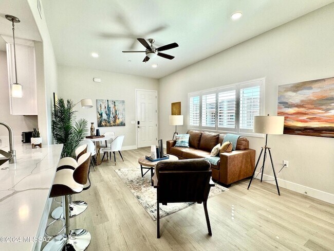 Building Photo - 2032 E River Rd