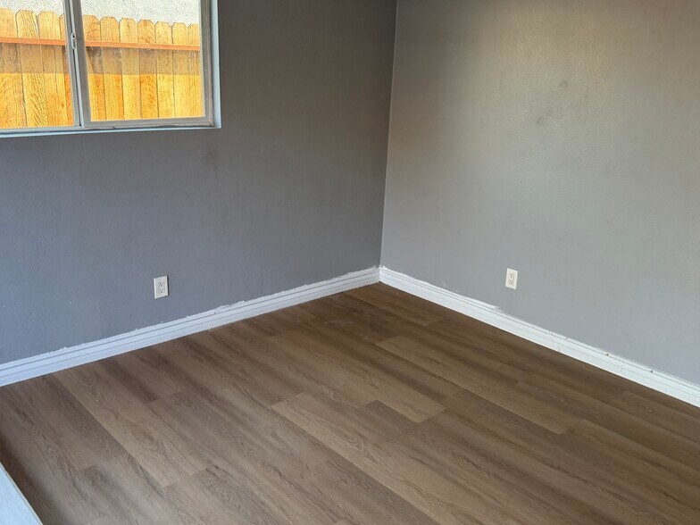 Building Photo - 8402 Slater Ave