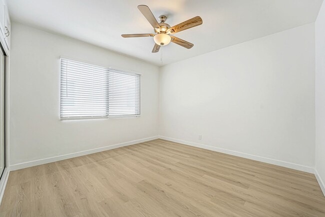 Building Photo - 844 5th St