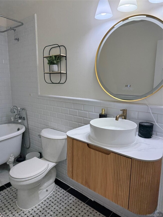 Building Photo - 10 Candlewood Rd