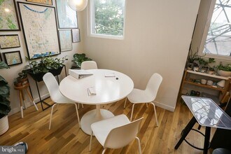 Building Photo - 2324 Memphis St