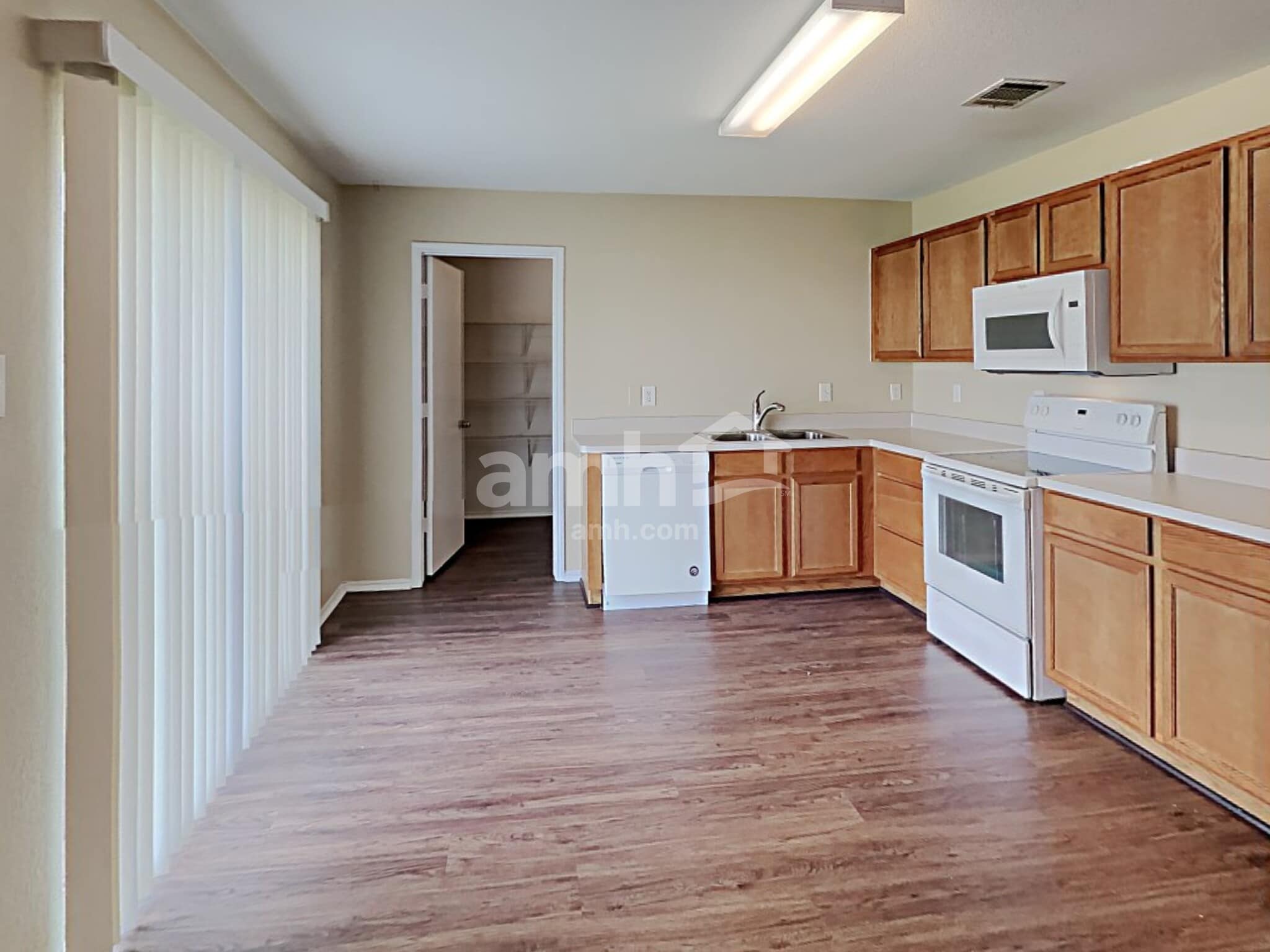 Building Photo - 7152 Little Mohican Dr