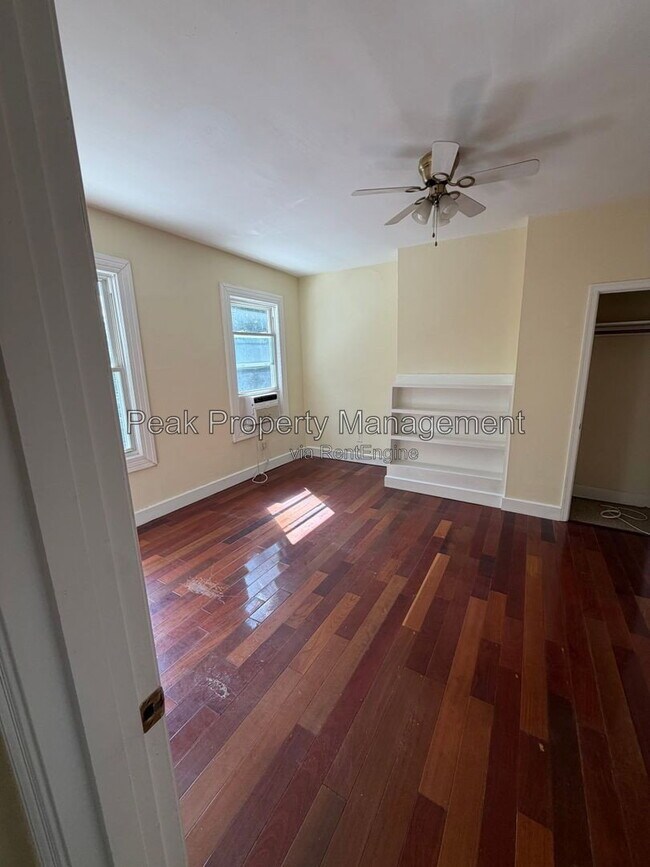 Building Photo - 3120 Parkwood Ave