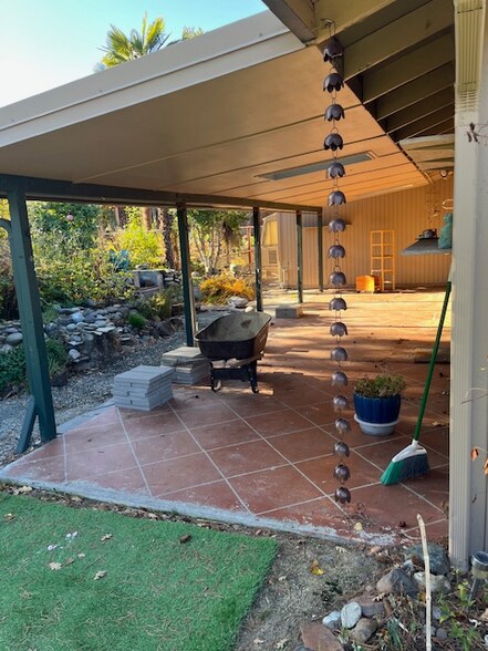 Building Photo - 2532 Juanipero Way