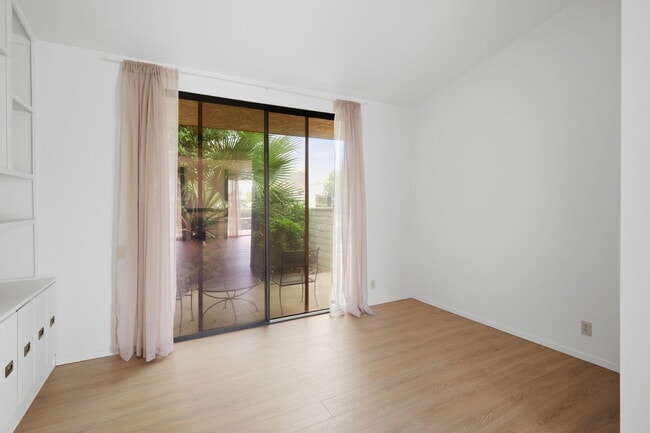 Building Photo - 72460 Rodeo Way
