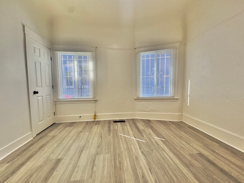 Building Photo - 3218 West St