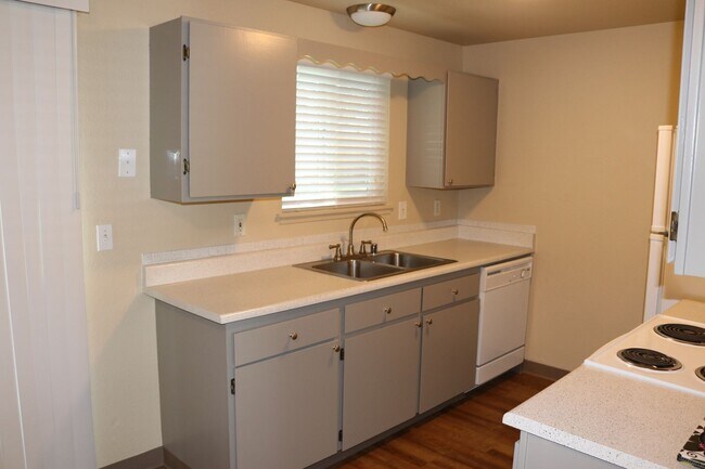 Primary Photo - 17506-17508 8TH AVE CT E