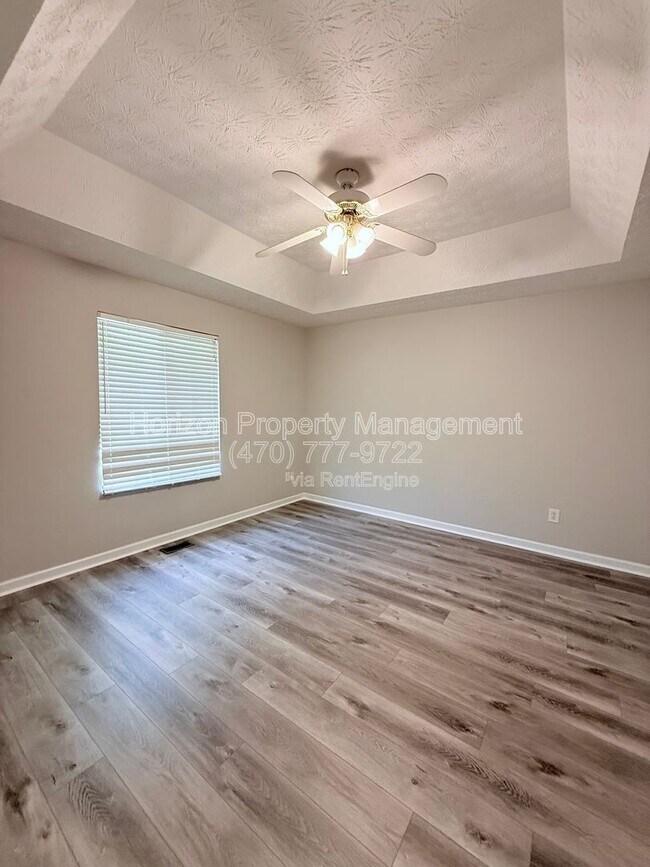 Building Photo - 4005 Hidden Hollow Dr