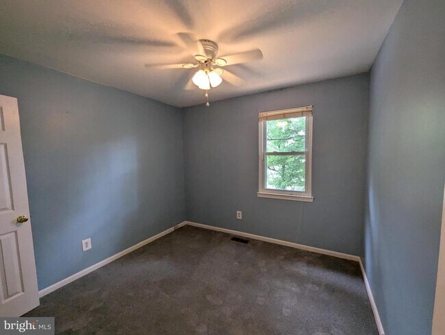 Building Photo - 8358 Stationhouse Ct