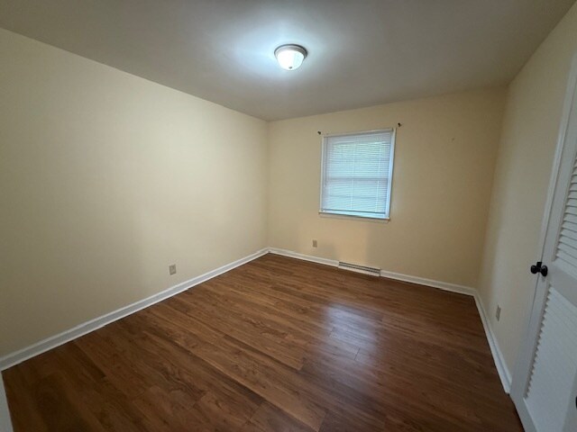 Building Photo - 810 W Vandalia Rd