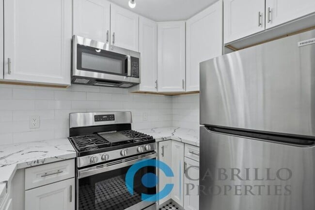 Building Photo - 3014 Quince St