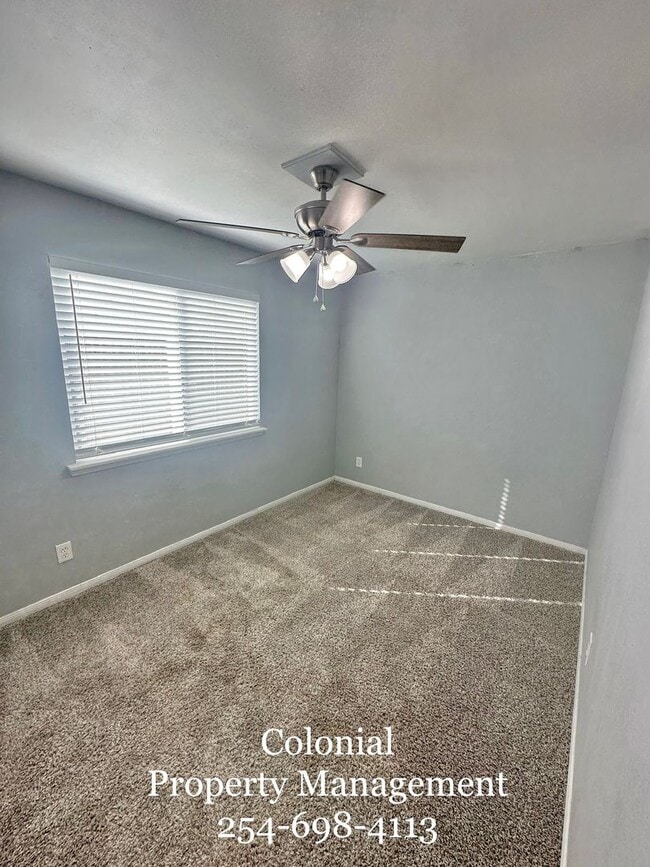 Building Photo - AVAILABLE NOW! 1/2 OFF 1st Month's RENT IF YOU MOVE IN DURING DECEMBER!!!