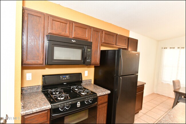 Building Photo - 10661 Canyon Sage Dr