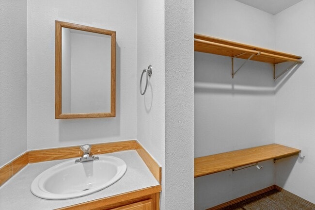 Building Photo - South Valley Four-Plex Unit #3 for Rent