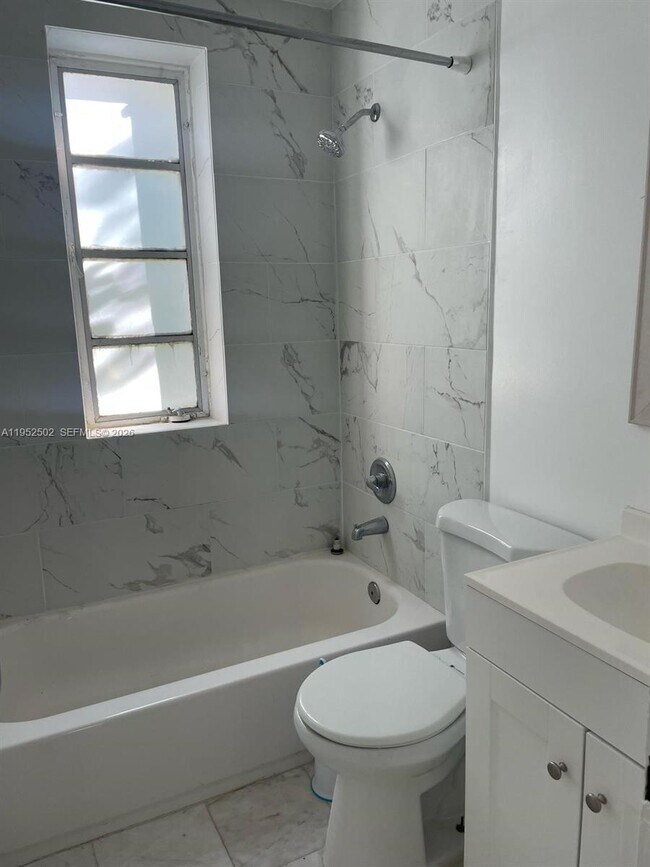 Building Photo - 1611 Euclid Ave