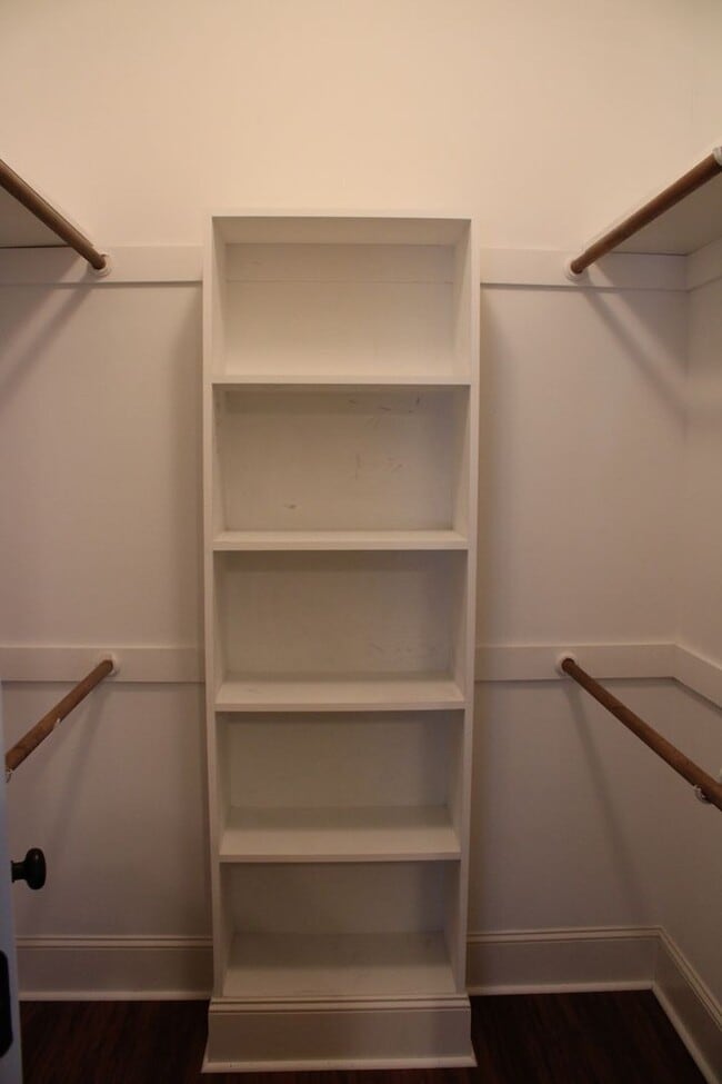 Building Photo - 3211 Walbrook Pl N