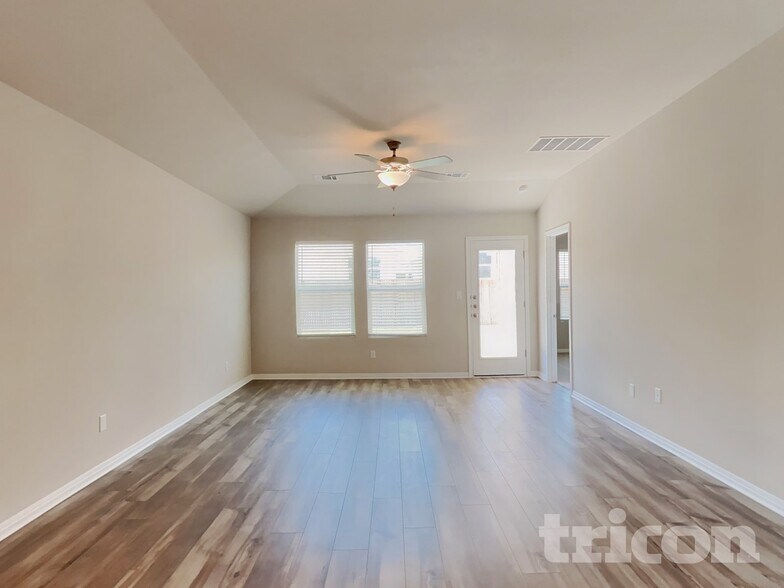 Building Photo - 3528 Stride Ln