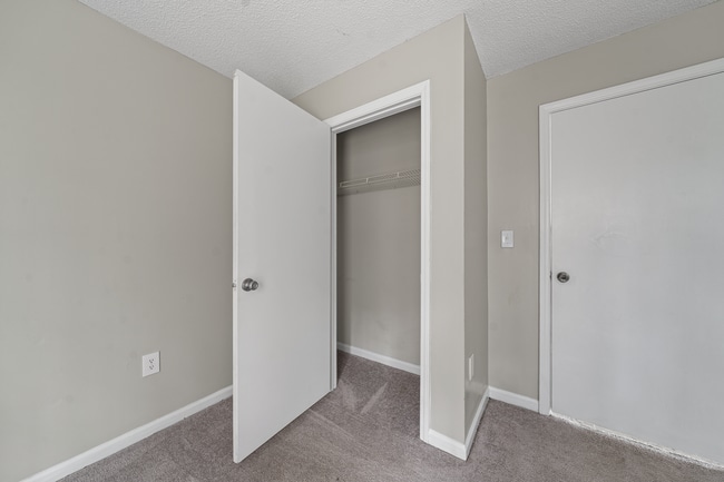 Building Photo - 2431 Hill St