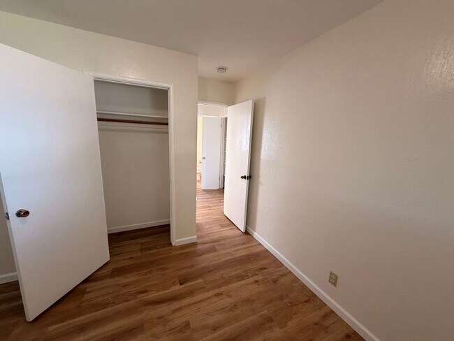 Building Photo - BRIGHT & SPACIOUS 2 BEDROOM/1 BATH AVAILABLE TO RENT IN LIVERMORE CA!!!!