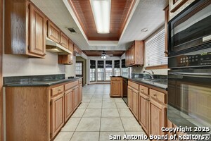 Building Photo - 1518 Vista Del Monte