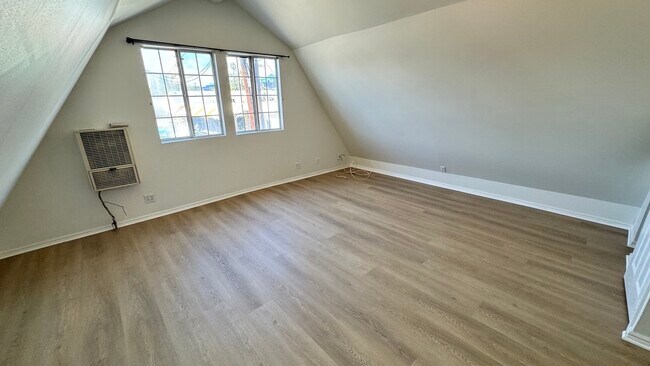 Building Photo - 459 N Alfred St